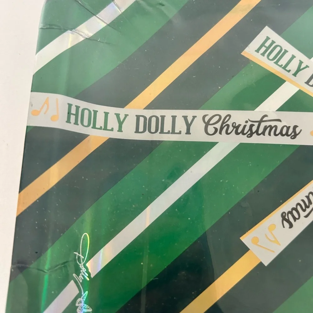 Dolly Parton color celebration get